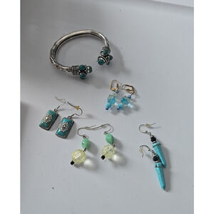 Lot of Vtg Silver Tone Faux Turquoise Bangle Bracelet & Dangling Earring Jewelry